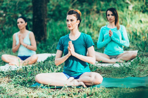 Read more about the article Best Yoga Retreats of India